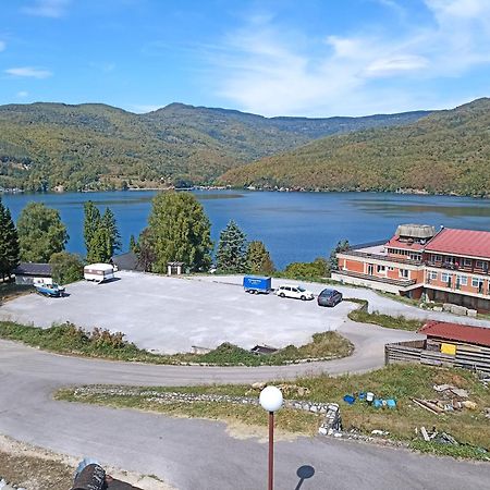 Vila Jezero Bajina Basta Luaran gambar