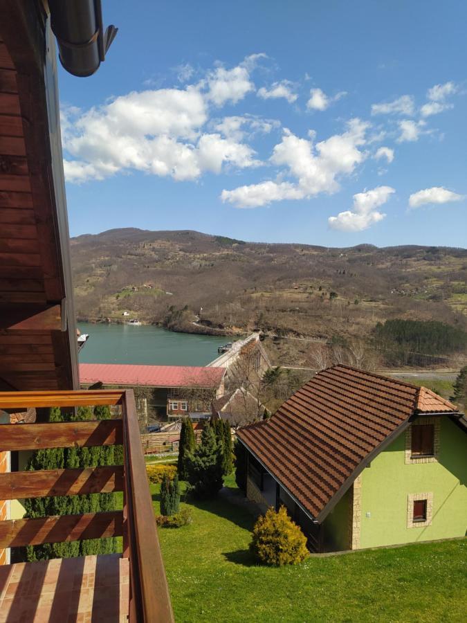 Vila Jezero Bajina Basta Luaran gambar