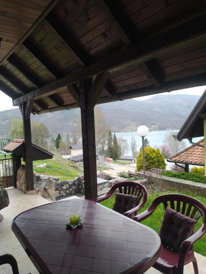 Vila Jezero Bajina Basta Luaran gambar