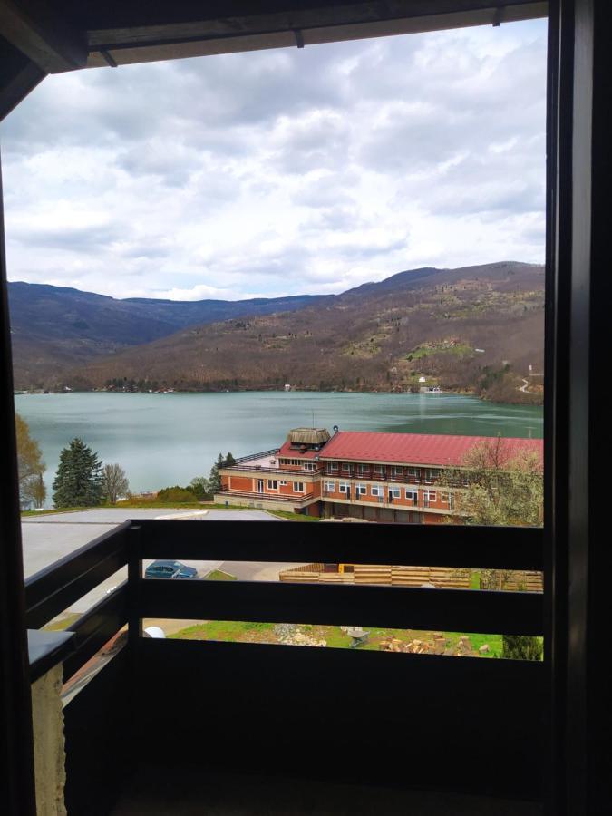 Vila Jezero Bajina Basta Luaran gambar