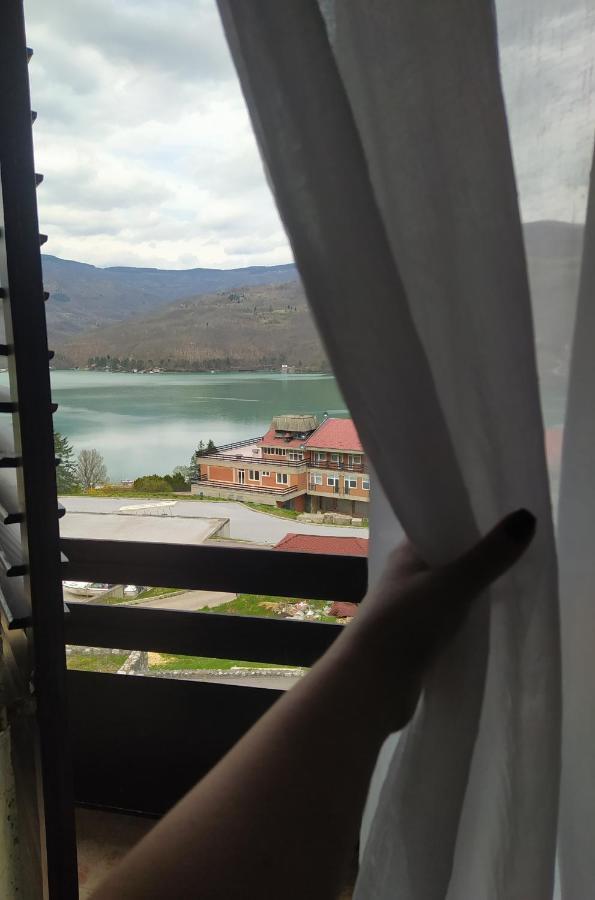 Vila Jezero Bajina Basta Luaran gambar