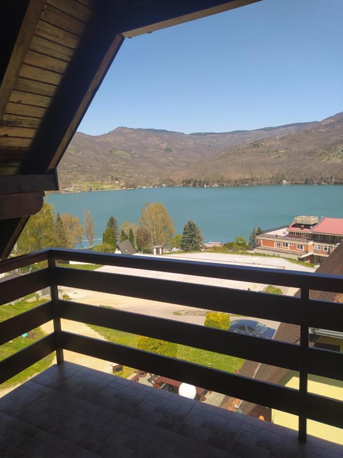 Vila Jezero Bajina Basta Luaran gambar