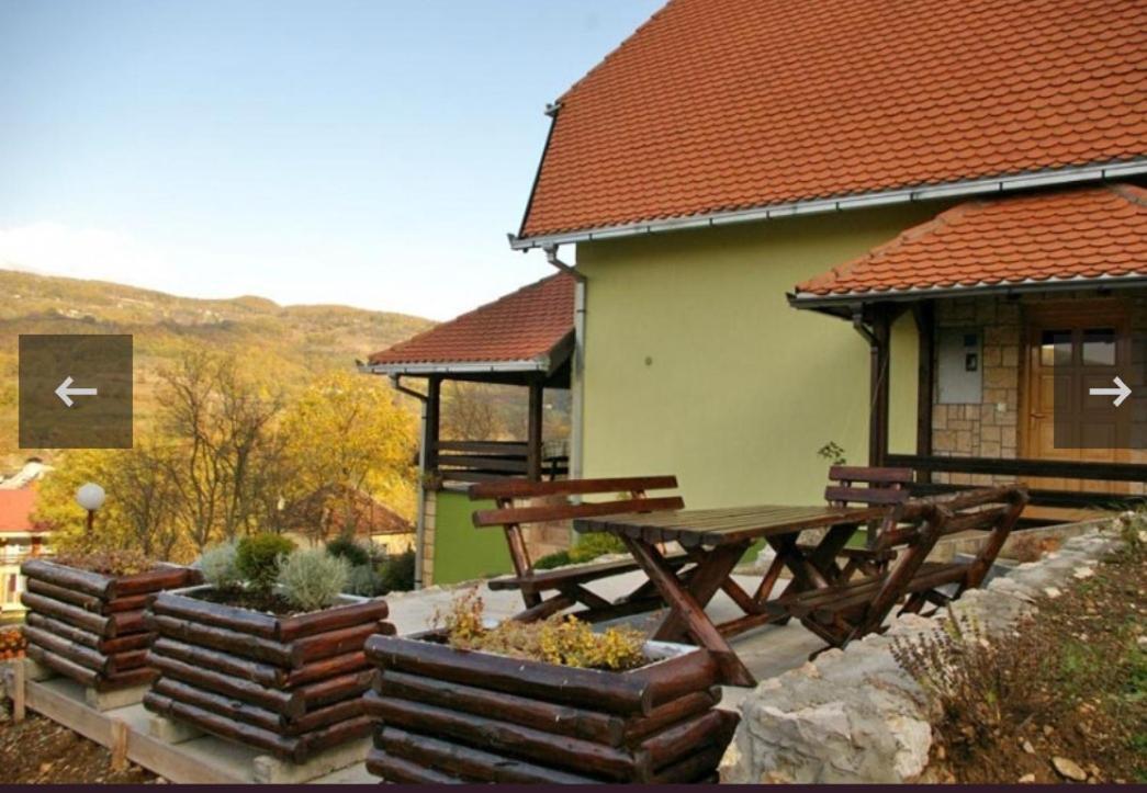 Vila Jezero Bajina Basta Bilik gambar