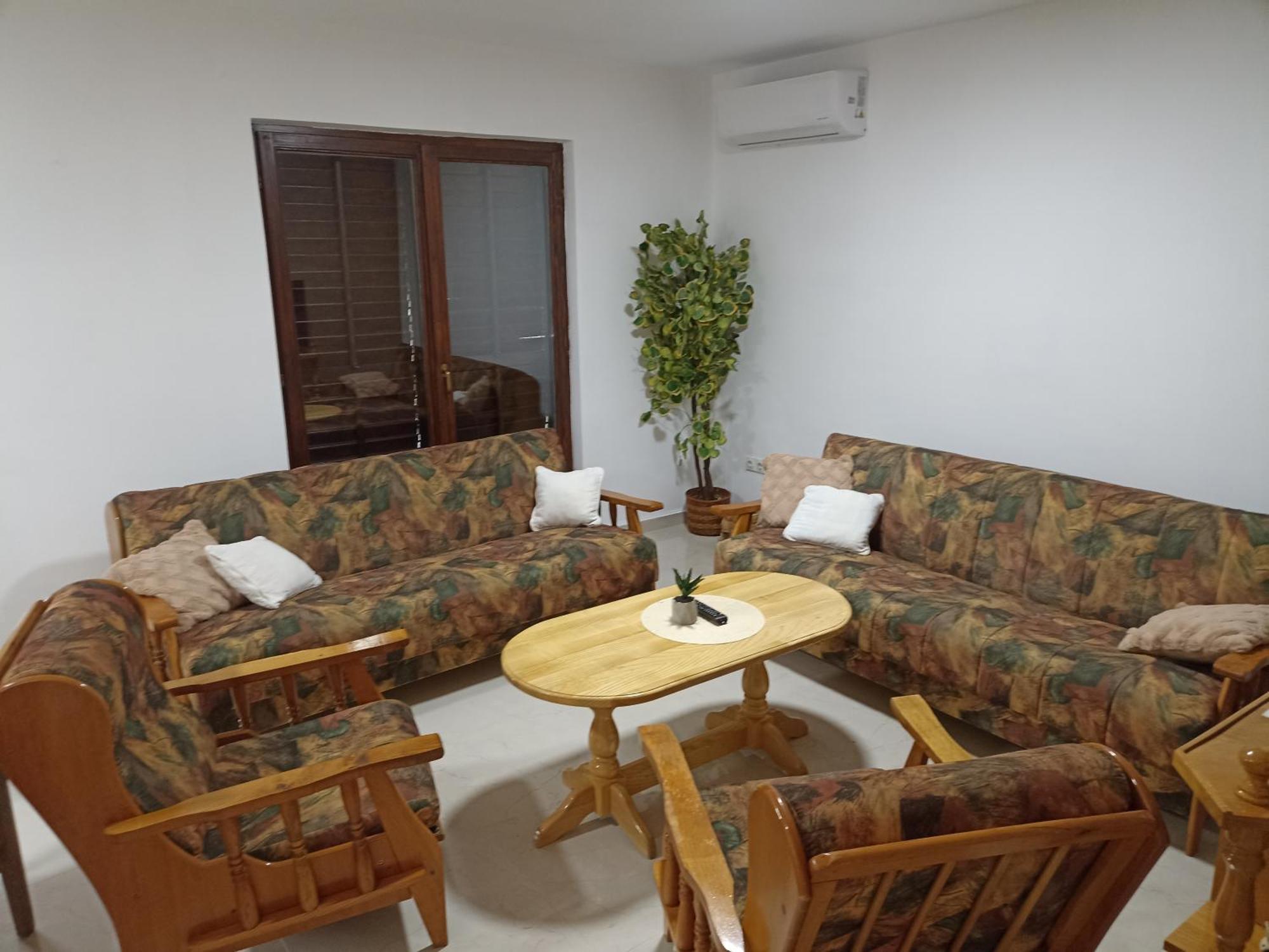 Vila Jezero Bajina Basta Bilik gambar